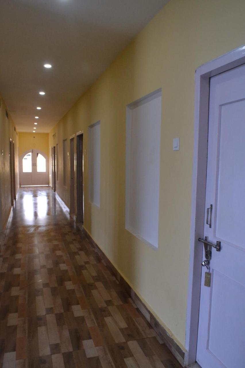 Hotel Samman Váránaszi Kültér fotó