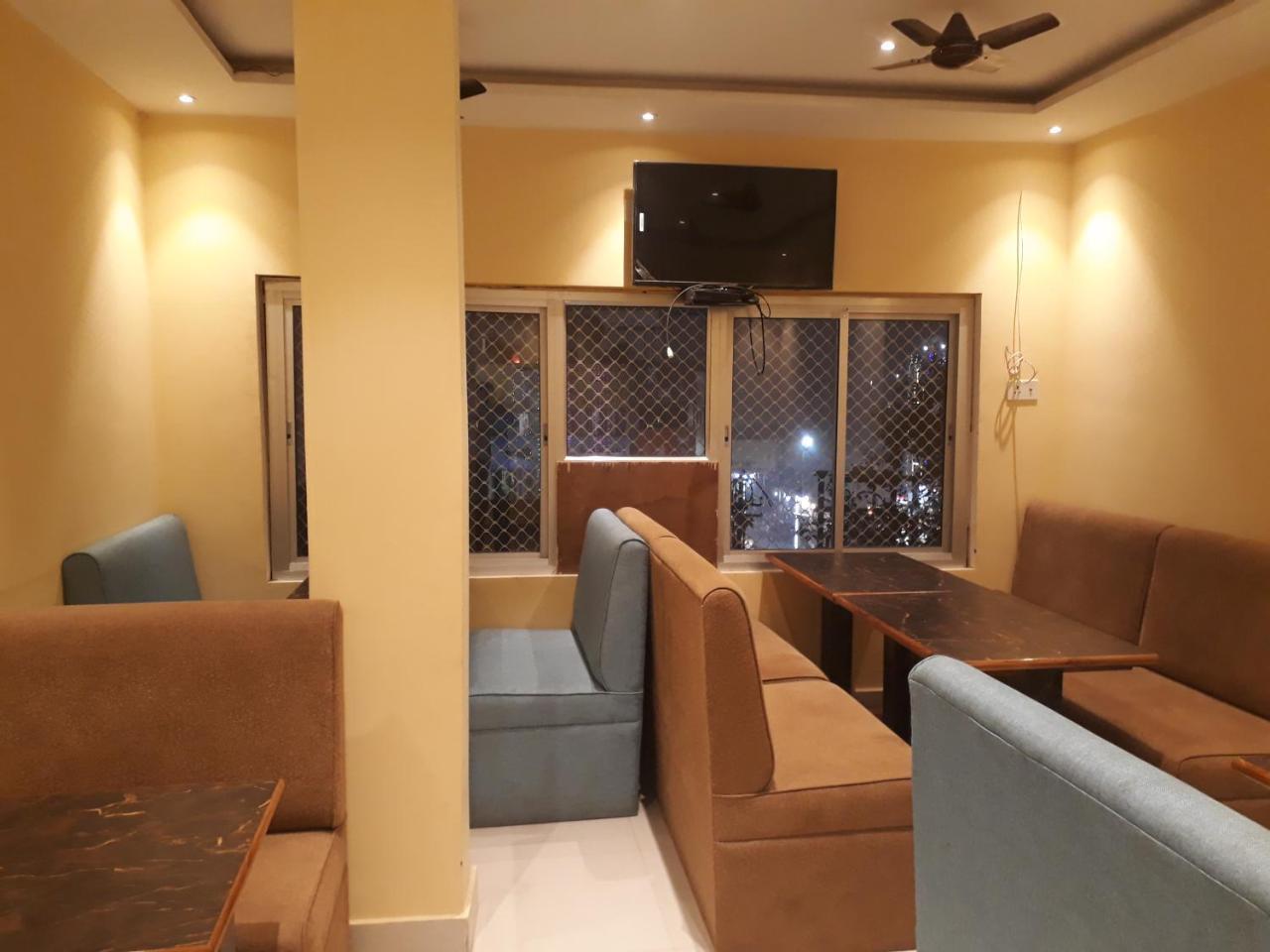 Hotel Samman Váránaszi Kültér fotó